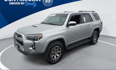 2023 Toyota 4RUNNER TRD Offroad