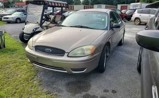 2004 Ford Taurus SE