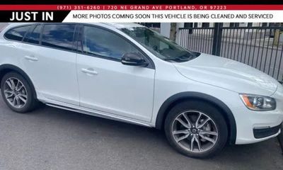 2016 Volvo V60CC SV33 Premier