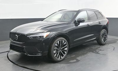 2026 Volvo XC60 Ultra Dark