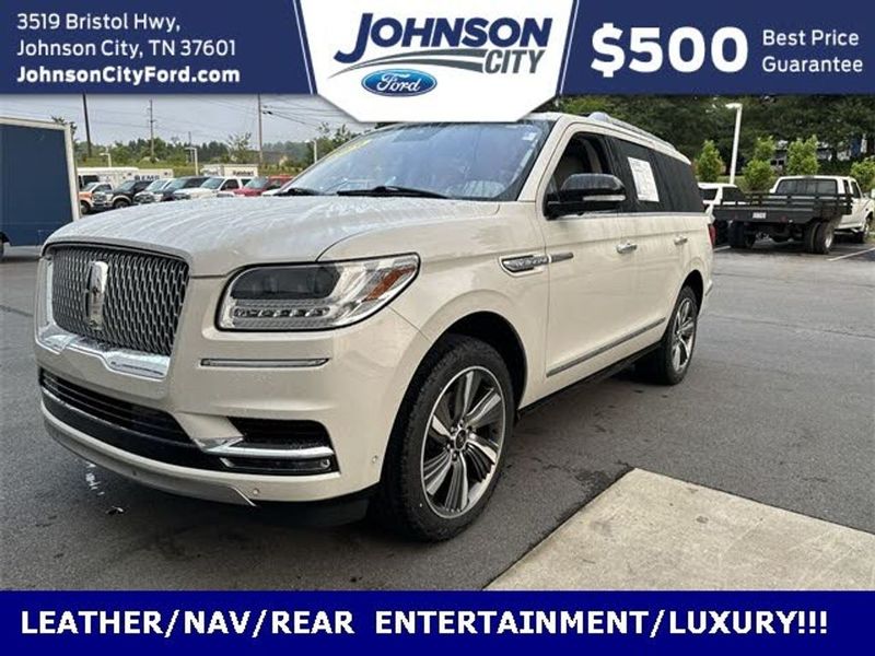 2019 Lincoln Navigator — a typically priced live listing