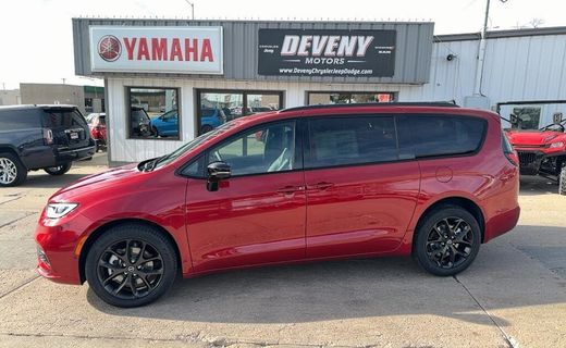 2026 Chrysler Pacifica Select