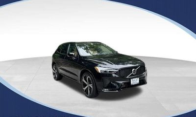 2023 Volvo XC60 Ultimate Dark