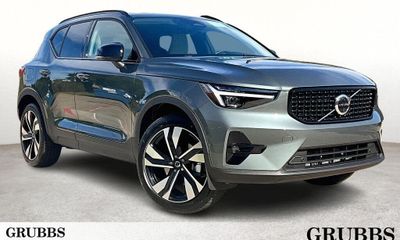 2026 Volvo XC40 Plus Dark