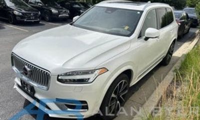 2023 Volvo XC90 Plus Bright