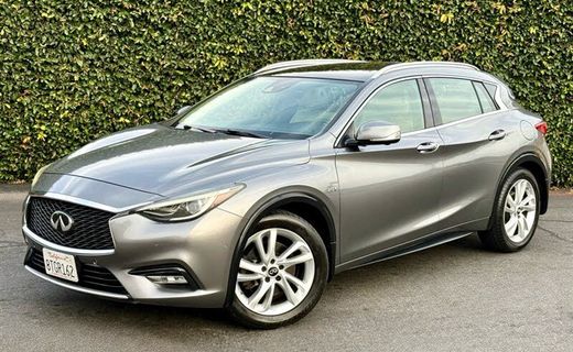 2017 Infiniti QX30 Premium