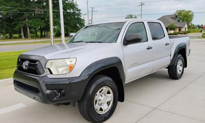 2013 Toyota Tacoma Delux