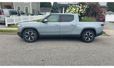 2022 Rivian R1T Adventure