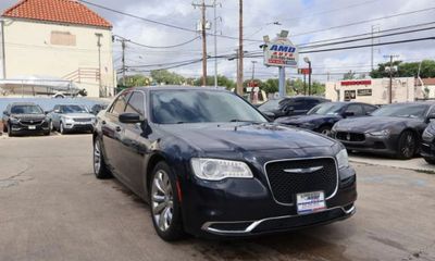 2016 Chrysler 300 Limited