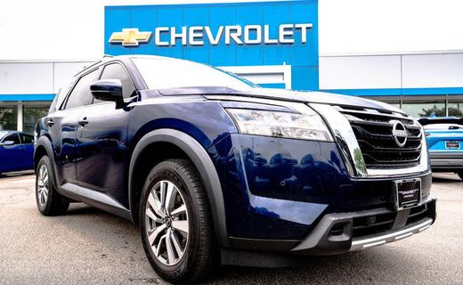 2023 Nissan Pathfinder SL