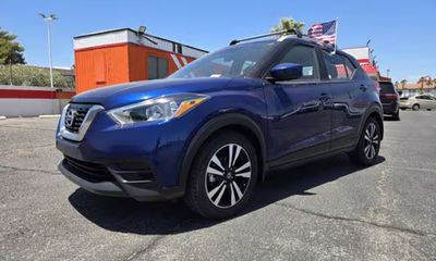 2019 Nissan Kicks S