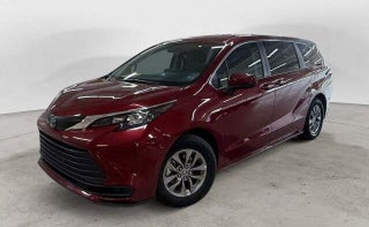 2024 Toyota Sienna LE