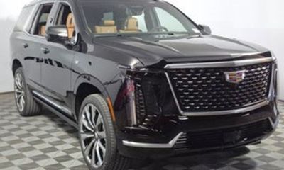 2024 Cadillac Escalade PKG