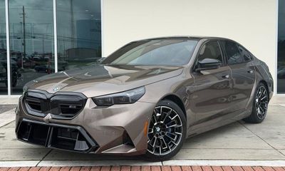 2027 BMW M5