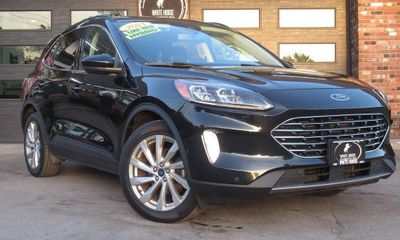 2021 Ford Escape Titanium Fhev