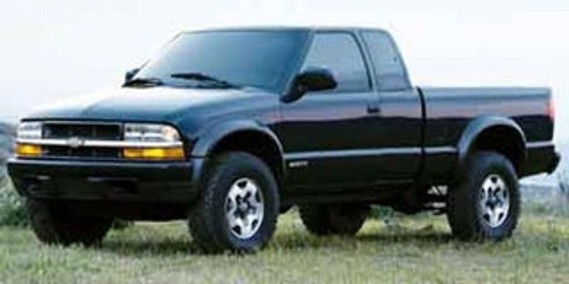 2001 Chevrolet S 10 Pickup — a typically priced live listing