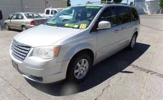 2010 Chrysler Town AND Country RT