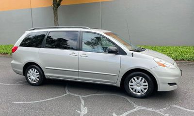 2004 Toyota Sienna LE CE