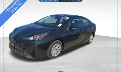 2022 Toyota Prius LE