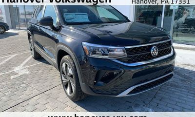 2024 Volkswagen Taos 4MOTION SE