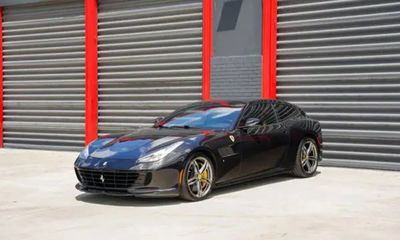 2017 Ferrari GTC4LUSSO Base