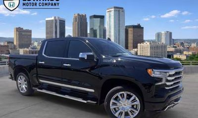 2023 Chevrolet Silverado High Country
