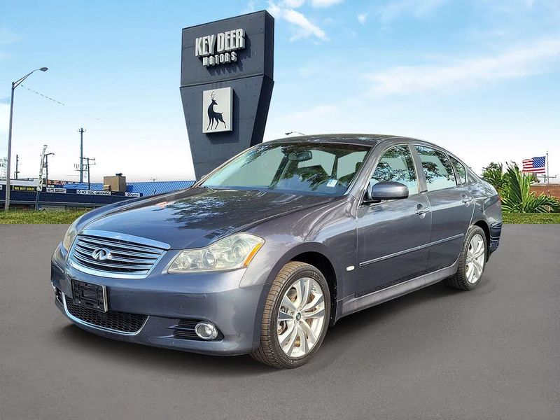 2008 Infiniti M35 — a typically priced live listing