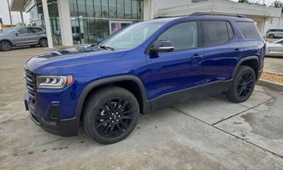 2023 GMC Acadia SLE