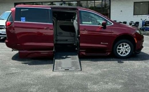 2021 Chrysler Voyager LXI