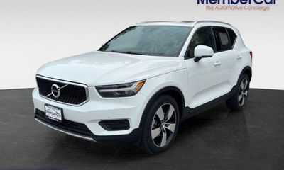 2020 Volvo XC40 Momentum