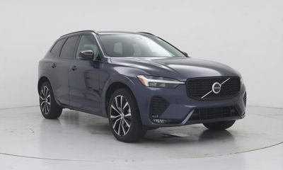 2024 Volvo XC60 Plus Dark