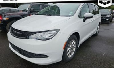 2023 Chrysler Voyager LX