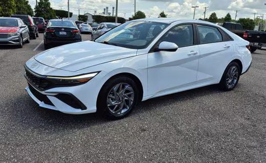 2024 Hyundai Elantra Blue