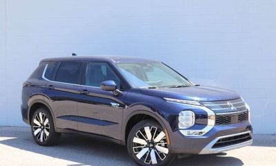 2026 Mitsubishi Outlander SE S AWC