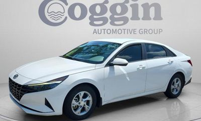 2023 Hyundai Elantra SE