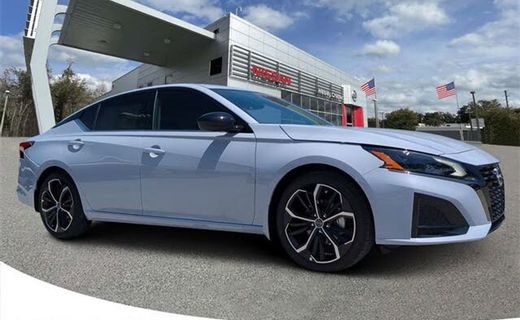 2023 Nissan Altima SR