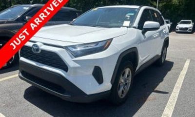2022 Toyota RAV4 XLE