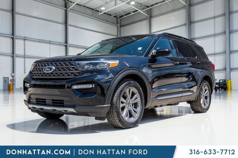 2023 Ford Explorer — a typically priced live listing