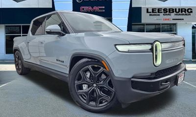 2025 Rivian R1T Adventure