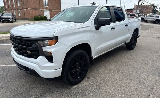 2022 Chevrolet Silverado Custom