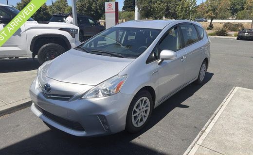 2014 Toyota Prius V TWO