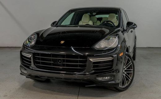 2017 Porsche Cayenne GTS