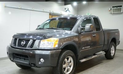 2011 Nissan Titan SV