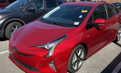2016 Toyota Prius TWO ECO Three