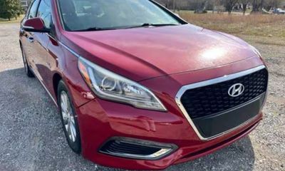 2016 Hyundai Sonata GL Middle LOW