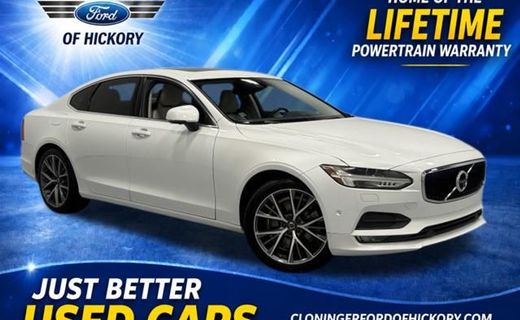 2017 Volvo S90 Momentum