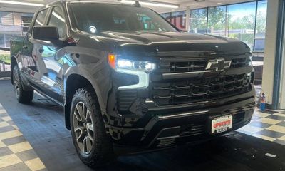 2023 Chevrolet Silverado RST