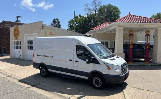2015 Ford Transit SRW Medium Roof