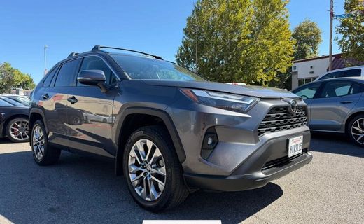 2022 Toyota RAV4 XLE Premium
