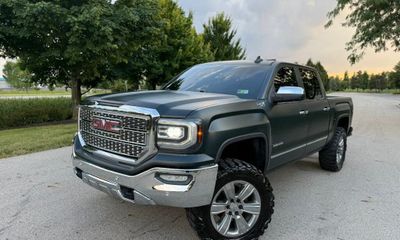 2017 GMC Sierra SLT